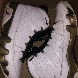 Jordan 9 STATUE Size 10
